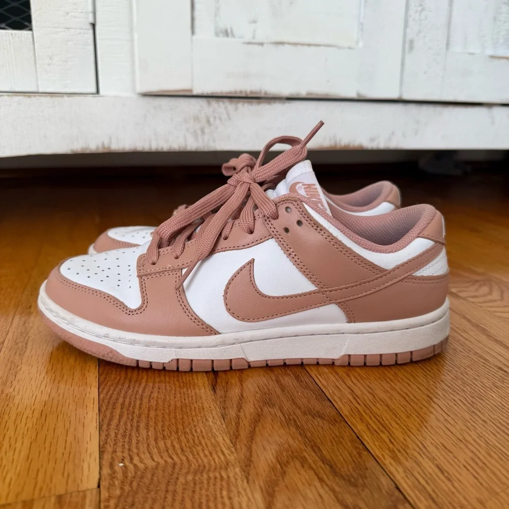 Nike Dunks low size 7.5